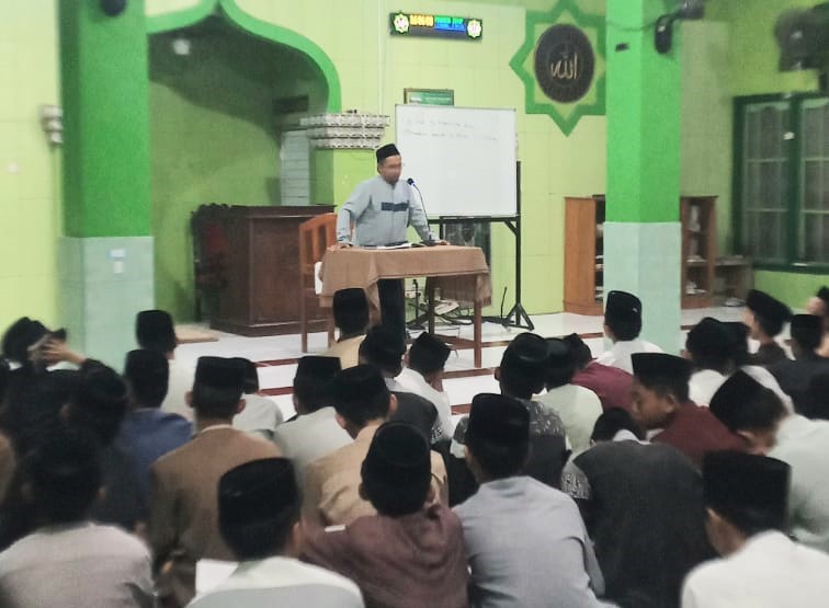 Dari Gerakan hingga Kekhusyukan : Kajian Fikih Menyempurnakan Shalat di Pondok Pesantren Darul Mujahadah