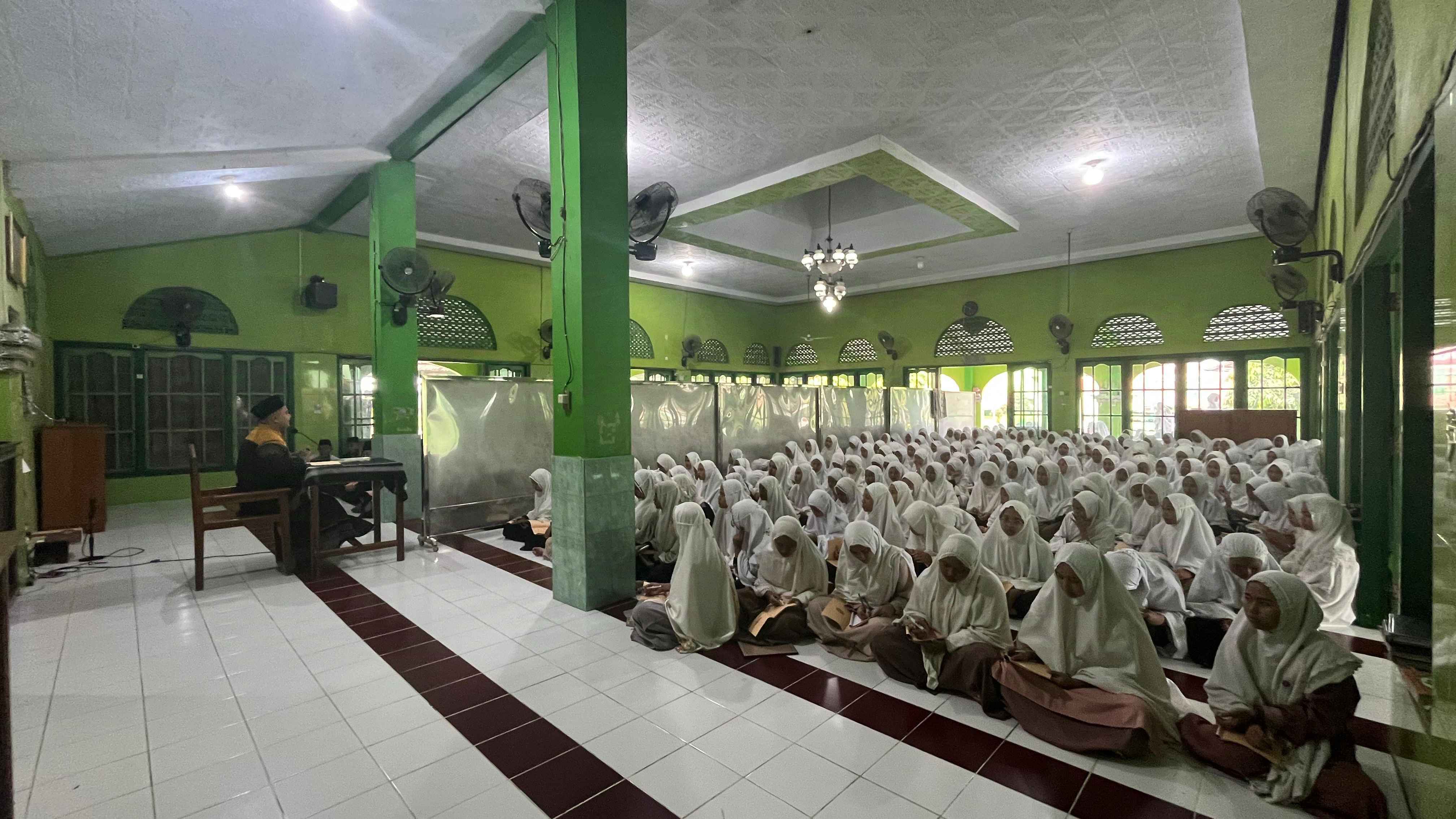 Ilmu Lebih Utama Daripada Harta