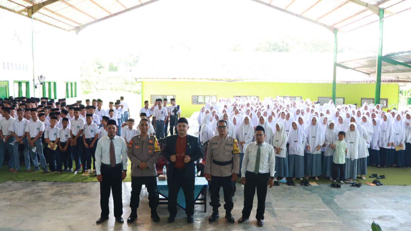 Membentuk Karakter Penerus Bangsa Bersama Polsek Margasari, Kabupaten Tegal