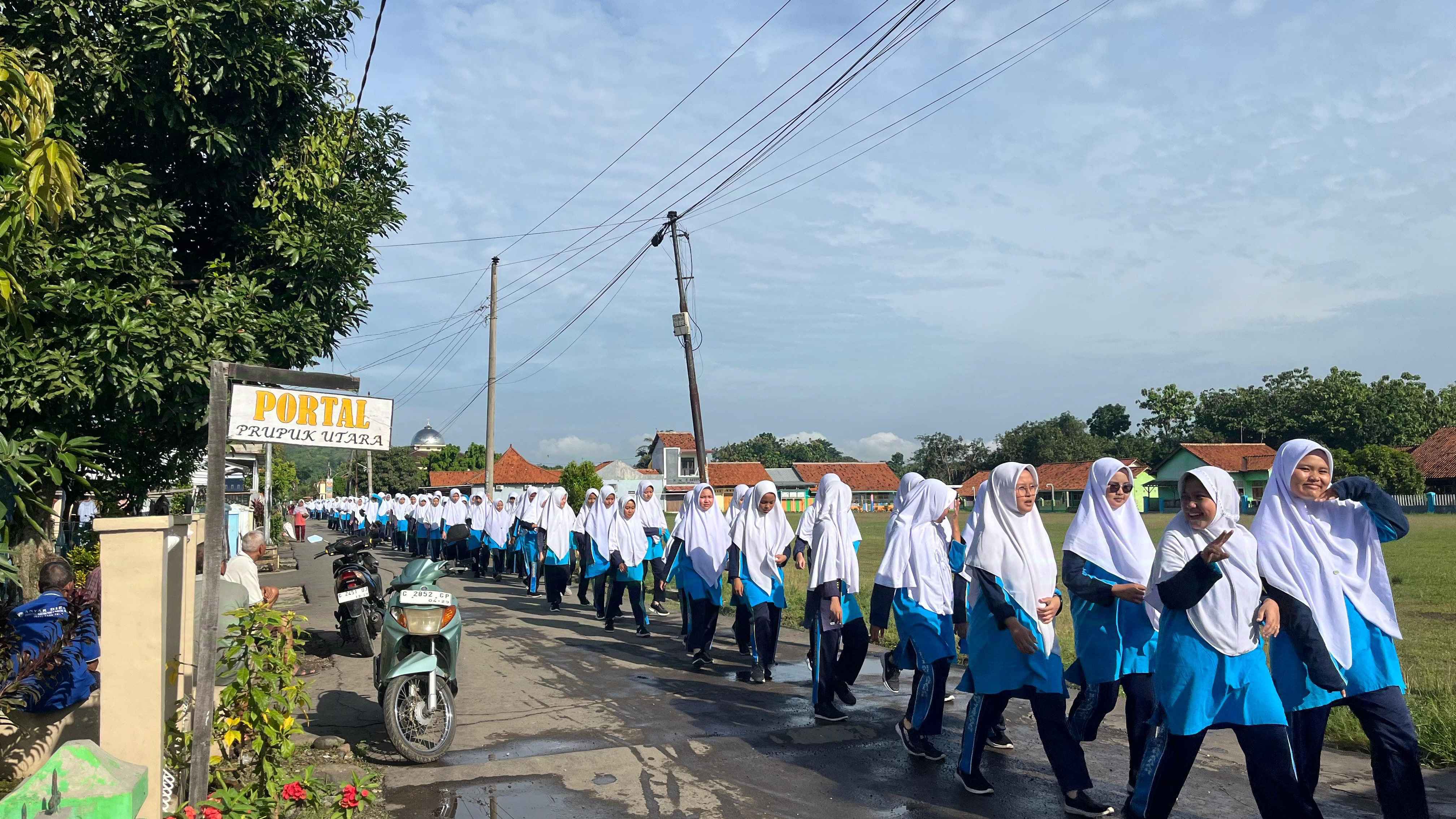 Outing Class Santri Darul Mujahadah: Mengisi Tahun Baru dengan Kegiatan Positif