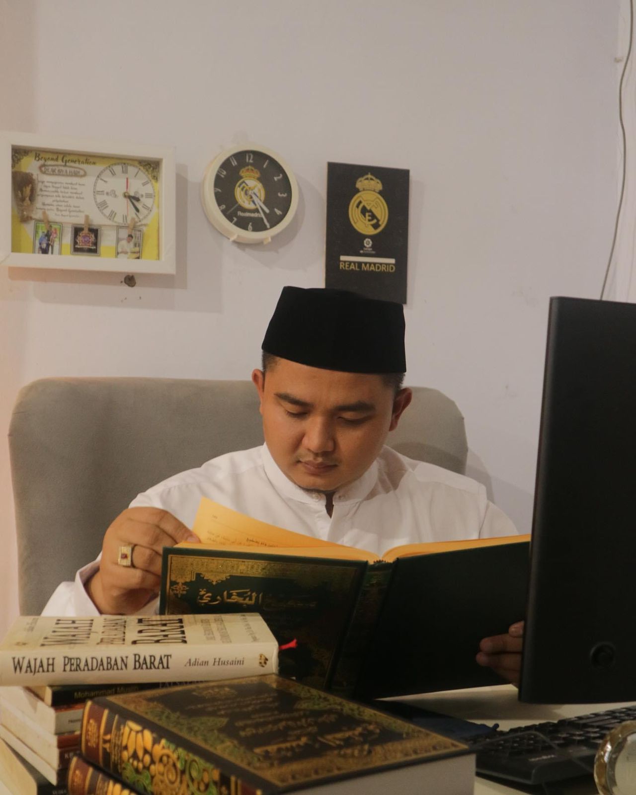 Peran Santri Dalam Mengawal Indonesia Merdeka, Menuju Peradaban Dunia (Refleksi Hari Santri Nasional 2025)